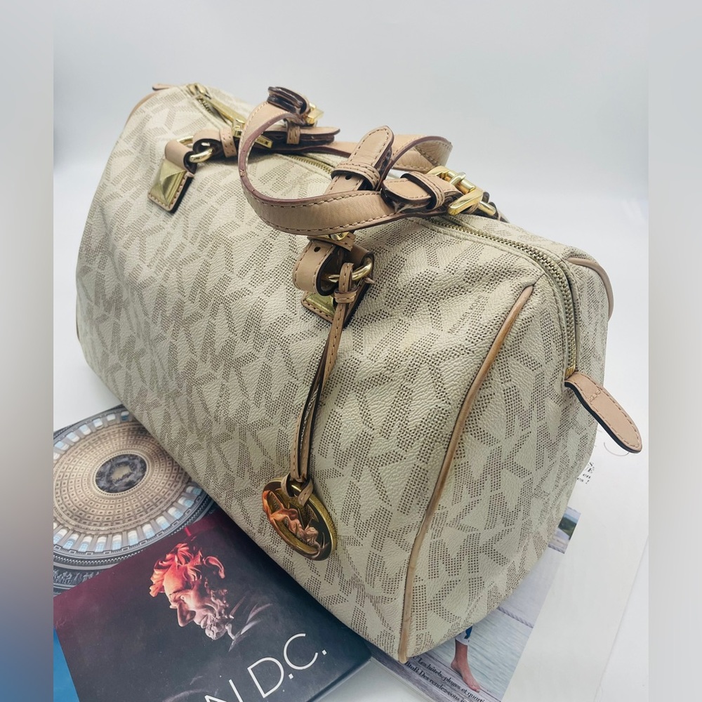 MICHAEL Kors Speedy Large hand and shoulder bag.